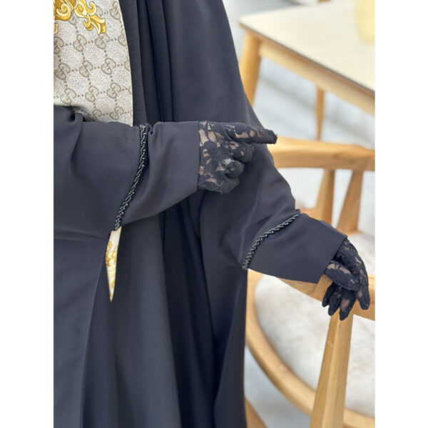 دانشجویی جواهردوزی