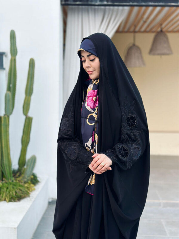 چادر گلدوزی شقایق